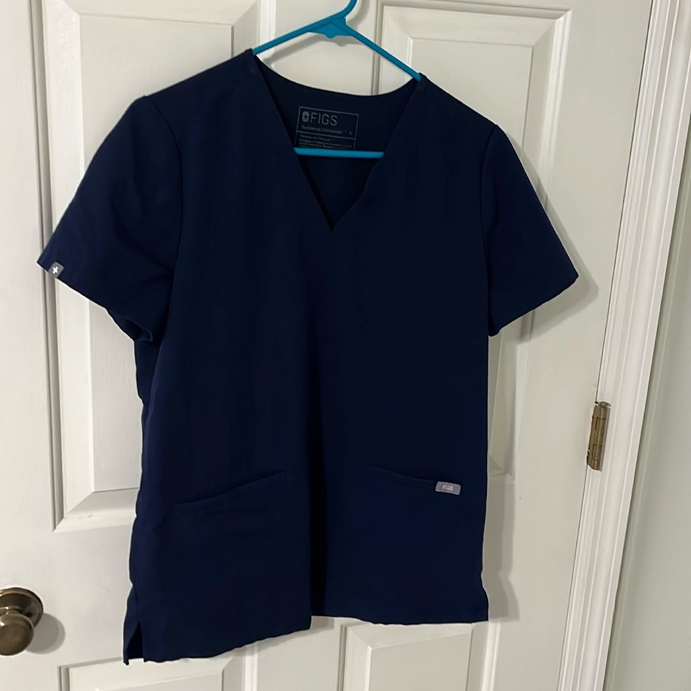 FIGS Women’s Small Scrub Top Navy